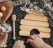 Load image into Gallery viewer, Story scene Stacker - Beehive