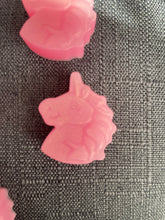 Load image into Gallery viewer, Resins Unicorns, set of 7
