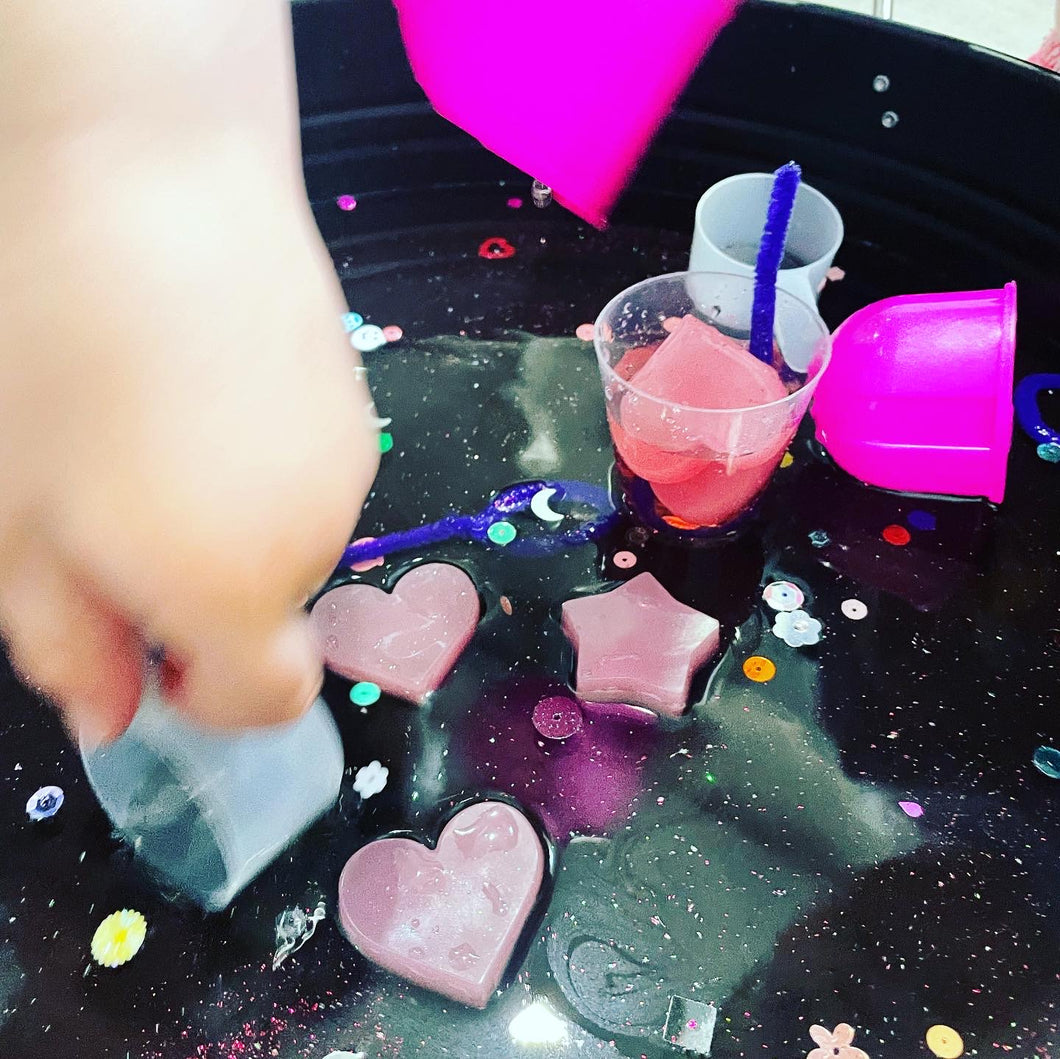 Resin hearts and stars set